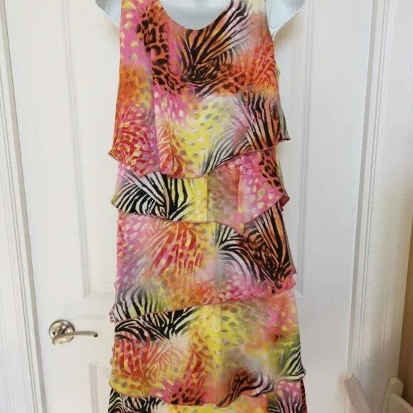 NWT tiered dress in pink, yellow leopard print Simon Chang - Picture 6 of 9